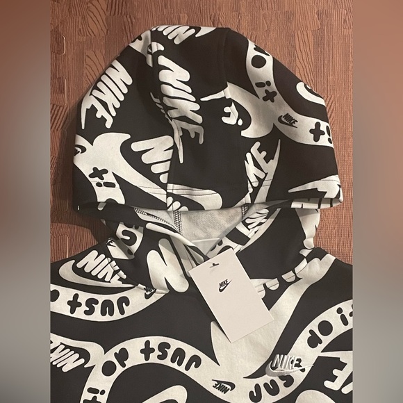 Nike *New With Tags* Cotton Hoodie Size Kids XL - Picture 2 of 9